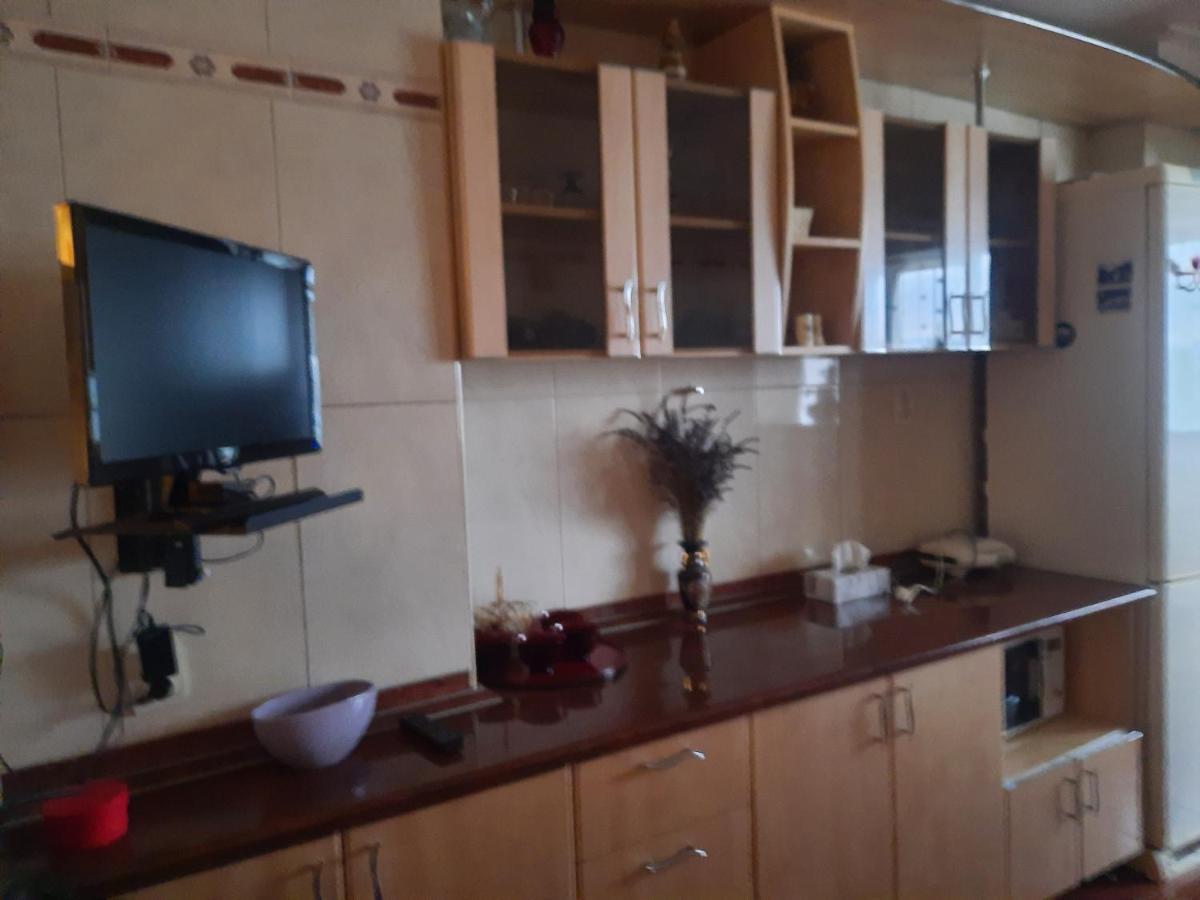 Apartament Onesti Eksteriør bilde