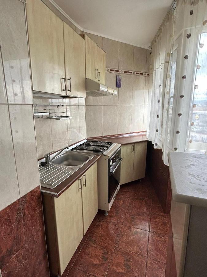 Apartament Onesti Eksteriør bilde